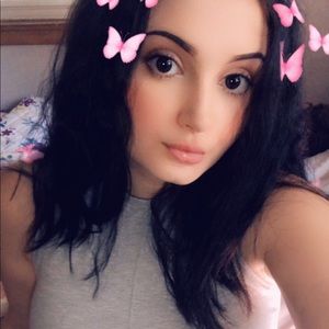 Meet your Posher, Chloe